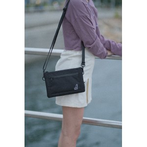 Kangol Keeper Partition Partition Cross Bag - Black 3102